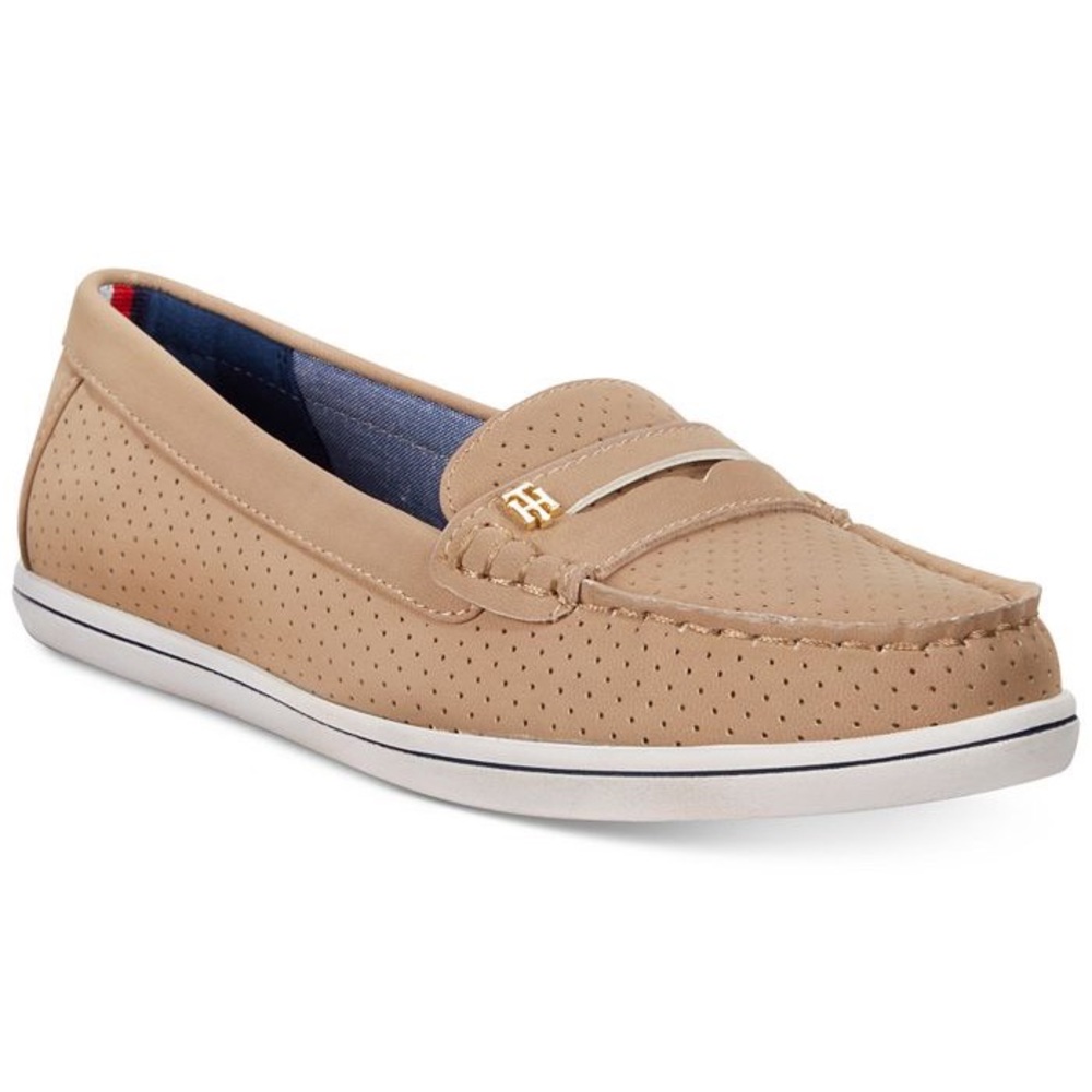 Tommy Hilfiger Women’s Butter Loafers 9.5